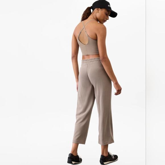 Athleta Seasoft Straight Cropped Casual Lounge Pants Medium NWT - Picture 2 of 9